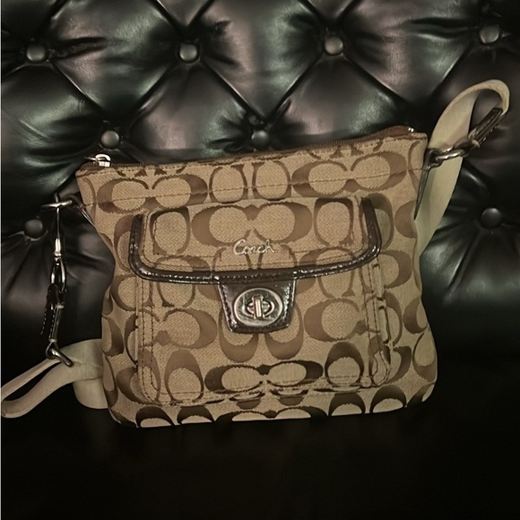 Coach Soho Crossbody Messenger Bag (signiture) - Picture 1 of 8